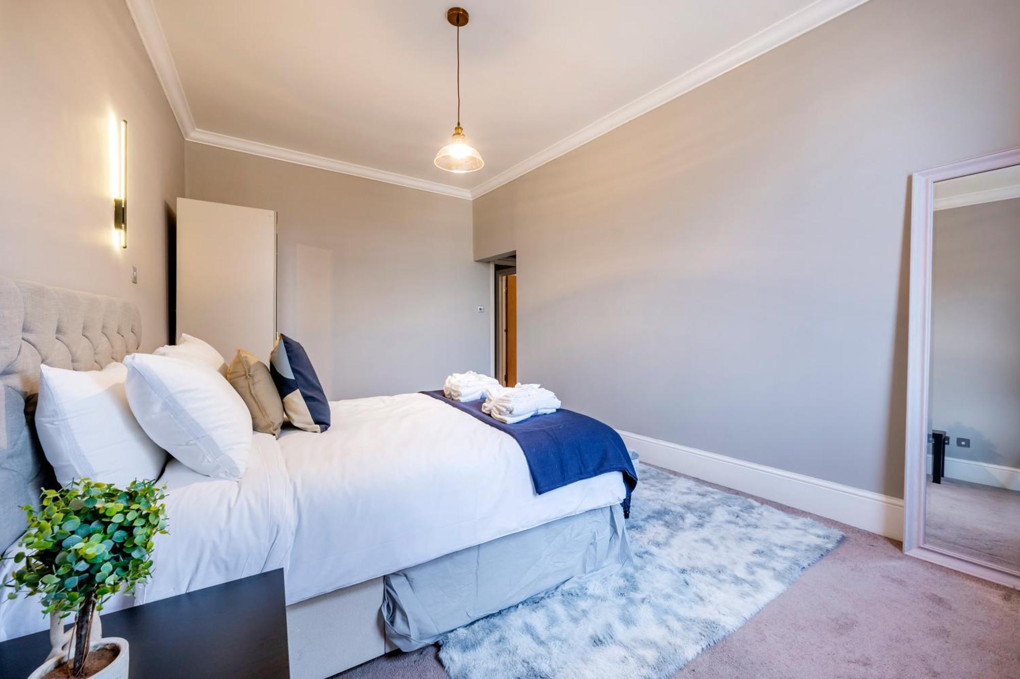 Large 1 Bedroom In Center Of London 3 Экстерьер фото